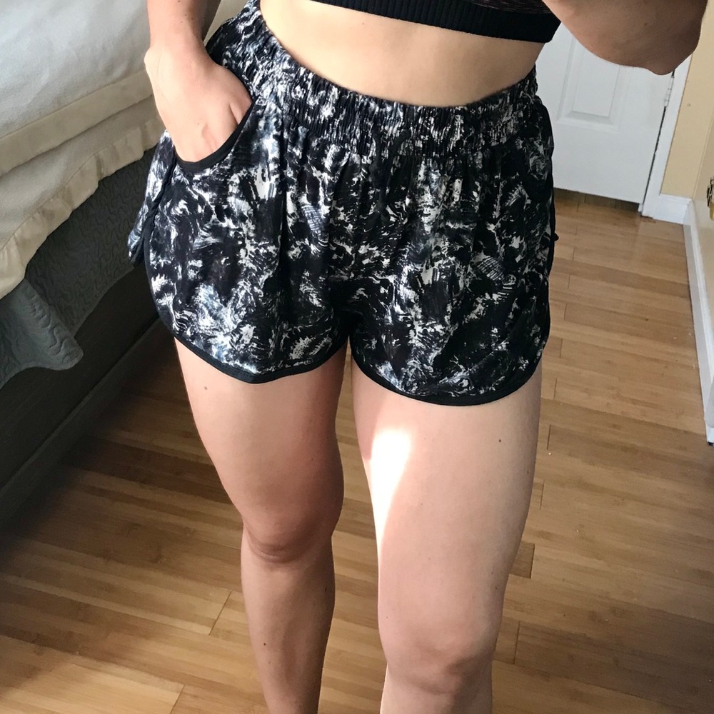 Shorts - Picture 4 of 4